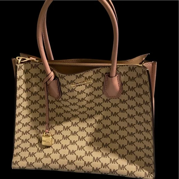 Like new Michael Kors Satchel w/ dust bag - Picture 2 of 10